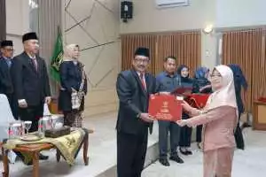80 PNS Kabupaten Sukabumi Terima Satyalancana Karya Satya, Bupati Tekankan Empat Prinsip Penting ASN