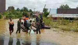 Siaga Banjir, Babinsa Kodim 1018/Gunung Mas Standby Dilokasi