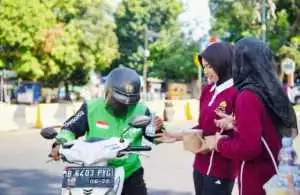Peringati HUT ke-77, Polwan Polres Bogor Gelar Aksi Sosial Jumat Berkah untuk Masyarakat