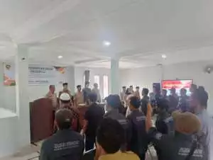 Bhabinkamtibmas Polsek Cisarua Sambang Warga Desa Citeko, Ajak Jaga Kamtibmas