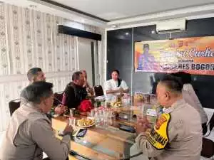 Polres Bogor Laksanakan Jumat Curhat Tanggapi Keluhan Masyarakat