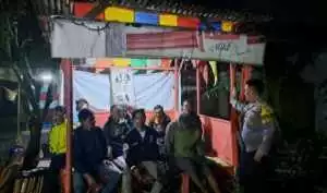 Anggota Polsek Ciampea Polres Bogor Laksanakan Pengaturan Lalu Lintas Pagi Hari