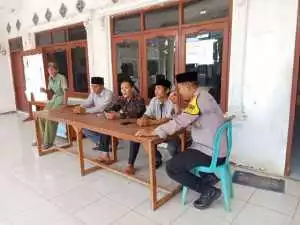 Bhabinkamtibmas Polsek Tanjungsari Sambangi Warga Desa Sukarasa, Sampaikan Imbauan Kamtibmas