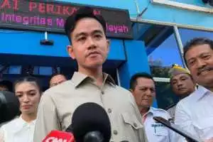 Makam Keluarga Diolok-olok Roy Suryo dan dr Tifa, Gibran: Terima Kasih Sudah Ziarah ke Makam Kakek dan Nenek Saya