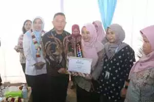 Bunda PAUD Kabupaten Sukabumi Hj. Rina Rosmaniar Japar Apresiasi Peran Bunda PAUD Kecamatan dan Desa/Kelurahan
