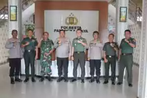 Bhabinkamtibmas Polsek Parung Jalin Kedekatan dengan Warga Desa Binaan, Ajak Cegah Tawuran dan Gangster