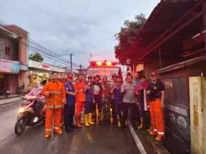 Damkar Kabupaten Sukabumi Berhasil Tangani Kebakaran Akibat Korsleting Listrik di Kp. Bojong, Cikembar