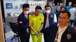 Demi saweran, Resbob hina suku Sunda saat live streaming