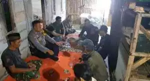 Bhabinkamtibmas Polsek Ciampea Bersinergi dengan Babinsa Jalin Kedekatan dengan Masyarakat Desa Binaan