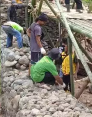 DPU Kabupaten Sukabumi Bergerak Cepat Tangani Dampak Banjir dan Longsor di Nyalindung