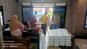 Oknum wartawan di gerudug warga Yang mengaku sebagai petugas kepolisian dari polres dan polda