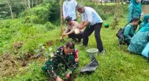 Polsek Rancabungur Gelar Penanaman Pohon Serentak Bertema “Hutan Kota” di Desa Rancabungur