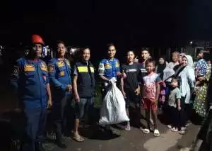 Damkar Kabupaten Sukabumi Berhasil Tangani Sarang Tawon di Kecamatan Simpenan