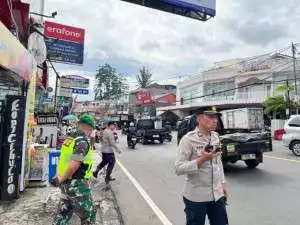 Bhabinkamtibmas Polsek Cisarua Polres Bogor Cek Pos Keamanan Lingkungan dan Siskamling Warga, Sampaikan Pesan Kamtibmas