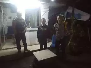 Bhabinkamtibmas Polsek Cisarua Cek Pos Kamling, Perkuat Siskamling Demi Kamtibmas Kondusif