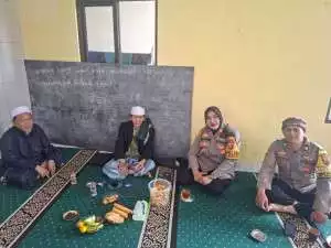 Kapolsek Megamendung Hadir Dalam Giat   Rapat Kerja Majelis Ulama Indonesia ( MUI ) Kecamatan Megamendung Bertempat  di Majelis Taklim Ibnu Rasyid Sukamahi 