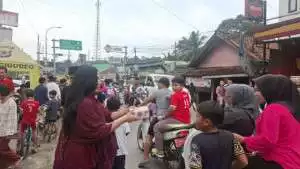 Jum'at berkah polsek cigudeg mengadakan pembagian Takzil gratis dihari ke 2 bulan Puasa Ramadham 1447 H