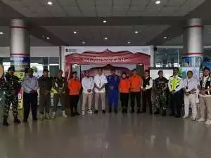 Amankan Arus Mudik Lebaran, Anggota Kodim 1016/Palangka Raya Jaga Bandara Tjilik Riwut
