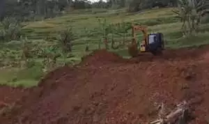 Tumpukan material dan pembangunan misterius di Gunung Dahu, Haji K mengelak 