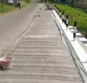 Dinas PU Kabupaten Sukabumi Bangun TPT di Ruas Jalan Cipamatutan–Sukatani untuk Perkuat Stabilitas Tebing Jalan