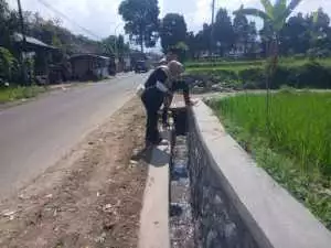 Dinas PU Kabupaten Sukabumi Perkuat Infrastruktur Berkelanjutan Melalui Pembangunan Selokan Tembok Ruas Cisaat–Situgunung