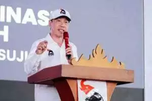 Jokowi memulai rangkaian blusukan di Lampung, full atribut PSI