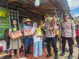 Polsek Sukarami Perkuat Kepedulian Sosial Melalui Bakti Sosial untuk Warga Kurang Mampu