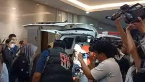 Tangis istri korban penyiksaan oknum polisi pecah di Bareskrim