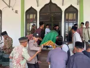 Dari Menjaga Kamtibmas hingga Mengantar Jenazah, Polsek Muara Pinang Tunjukkan Wajah Humanis Polri