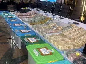 Polisi pamer emas batangan hingga uang ratusan Miliar dalam kasus dugaan TPPU Batubara