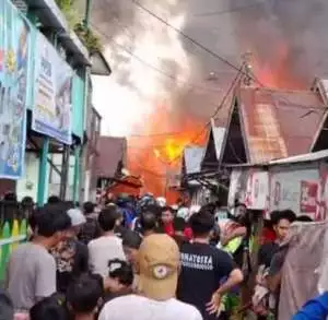 Longsor TPA Cipeucang Tangsel picu banjir hitam pekat dan berbau tidak sedap