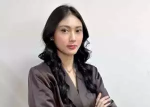 Yuenchi Arwindi, advokat cantik yang dikaitkan dengan kasus Febrie Adriansyah, ada apa dan siapa dia?