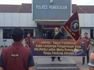 Polsek megamendung memperkuat sinegeritas TNI- POLRI, sambangi warga untuk keamanan wilayah