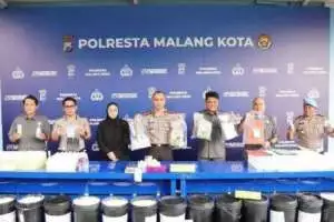 Pabrik kosmetik ilegal di Malang dan Kediri dibongkar polisi, 2 tersangka ditangkap