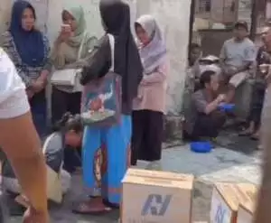 Istri pembakar rumah di Lubuklinggau sujud minta maaf ke para korban