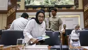 Nanik S Deyang tiba-tiba mundur dari Kepala BGN, ada apa?