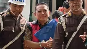Eks Jampidsus Febrie Adriansyah dinilai mulai bermanuver mengalihkan publik soal substansi perkara