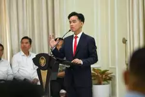 Cek infrastruktur pascabencana Aceh Tengah, Gibran disambut antusias warga