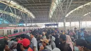 Gangguan KRL Bogor dan Tangerang dipicu dua insiden warga dan motor tertabrak kereta