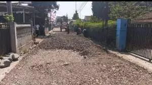 Pemeliharaan Jalan Karang Tengah–Sinagar Diperkuat, DPU Sukabumi Jaga Konektivitas Cibadak–Nagrak