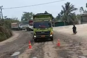 Warga RT 7 Dusun 3 Desa Telang Hentikan Aktivitas Holing dan Loading Batu Bara, Tuntut Kejelasan Bantuan Bus Sekolah
