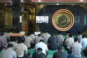 Perkuat Mental dan Moral Personel, Polres Pinrang Ikuti Ngaji Kebangsaan Bersama Kapolri dan Gus Baha