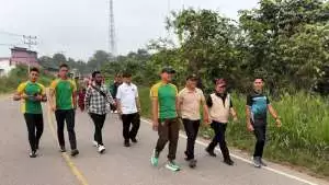Sambut Semarak HUT Ke-81 TNI, Satgas Yonarmed 13/Nanggala Pos Kotis Gelar Rangkaian Kerja Bakti, Jalan Sehat, Senam Bersama, dan Bakti Kesehatan Perbatasan