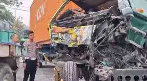 Pikap angkut rombongan santri tabrak rumah di Lampung Selatan, 2 orang tewas dan 5 luka