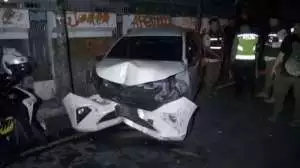 Driver ojol tewas akibat mobil tabrak sejumlah kendaraan di Palmerah