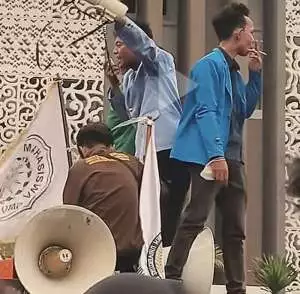 Rakyat Sesak Asap, Mahasiswanya Malah Bungkam! Ada Apa dengan Aliansi Mahasiswa Sumsel?