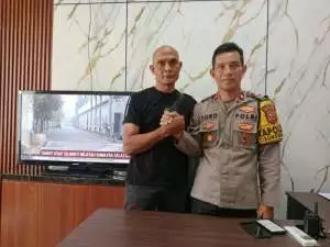 Gencarkan Komsos dan Edukasi Hukum, Satgas Pamtas Yonarmed 13/Nanggala Terima Penyerahan Sukarela 1,1 Kg Sisik Trenggiling dari Warga Perbatasan