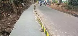 Perhatikan Kondisi Drainase, DPU Sukabumi Rekonstruksi Jalan Benda-Durengede dengan Konstruksi Beton