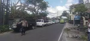 Antrean BBM di Karangasem Tembus 1–2 Kilometer, Warga Rela Menunggu Berjam-jam AMLAPURA, ALIANSINEWS.ID 