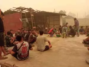 Jalin Keakraban, Anggota Satgas TMMD Kodim 1016/Plk  Laksanakan Makan Siang Bersama